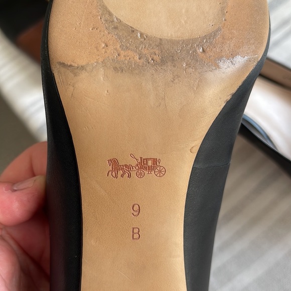 COACH “ZAN” black patent & leather heels, with silver “Coach” emblem. Size 9. - Picture 14 of 16